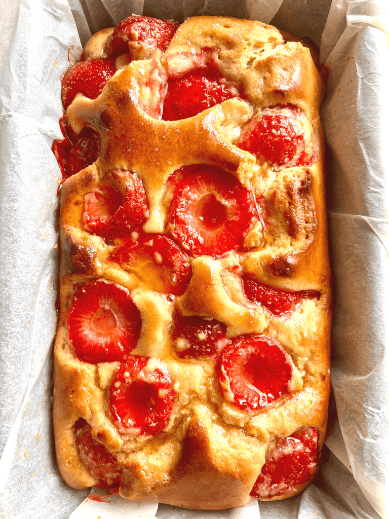 Easy Fresh Strawberry Loaf Cake