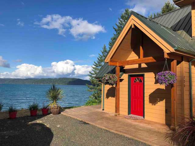 24 Cozy Cabins to Rent When the Temps Dip