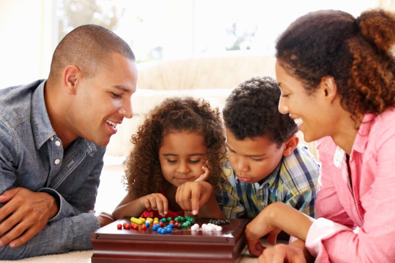 5 Reasons to Play Board Games With Your Kids